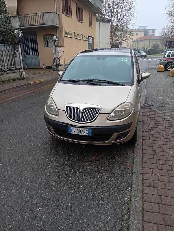 Usata Lancia Musa 69 CV (50 kW) 2005 Monovolume