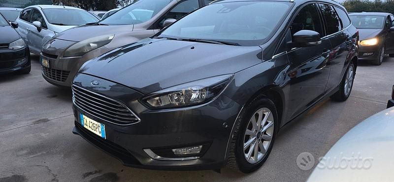 Usata Ford Focus Business Edition 120 CV (88 kW) 2017 Grigio Station wagon