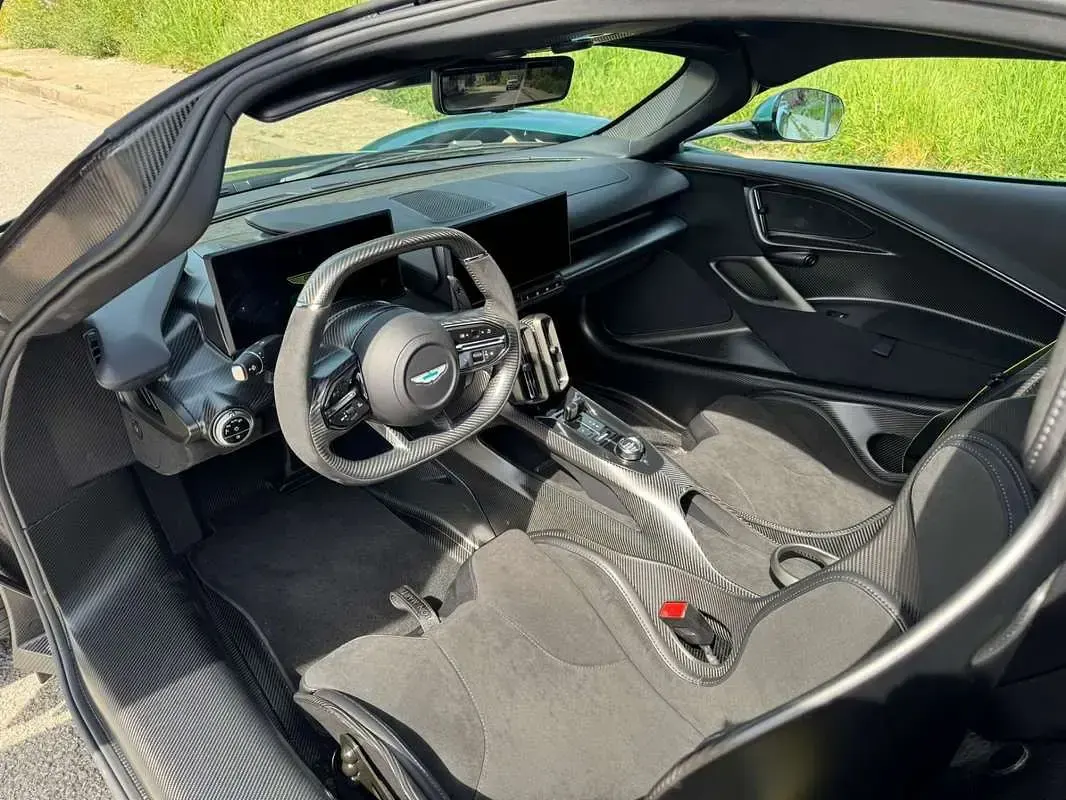 Nuova Aston Martin Valhalla 828 CV (608 kW) 2026 Coupé