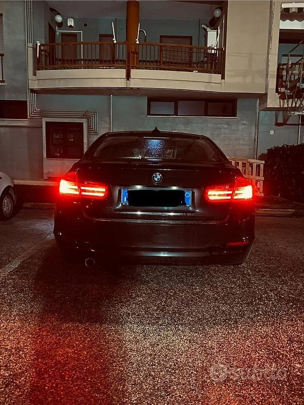 Nero Usata 2013 BMW 316 Tre volumi | 7500 € (Buon prezzo) - Immagine 1/2