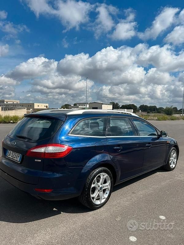 Usata Ford Mondeo 145 CV (106 kW) 2010 Blu Station wagon