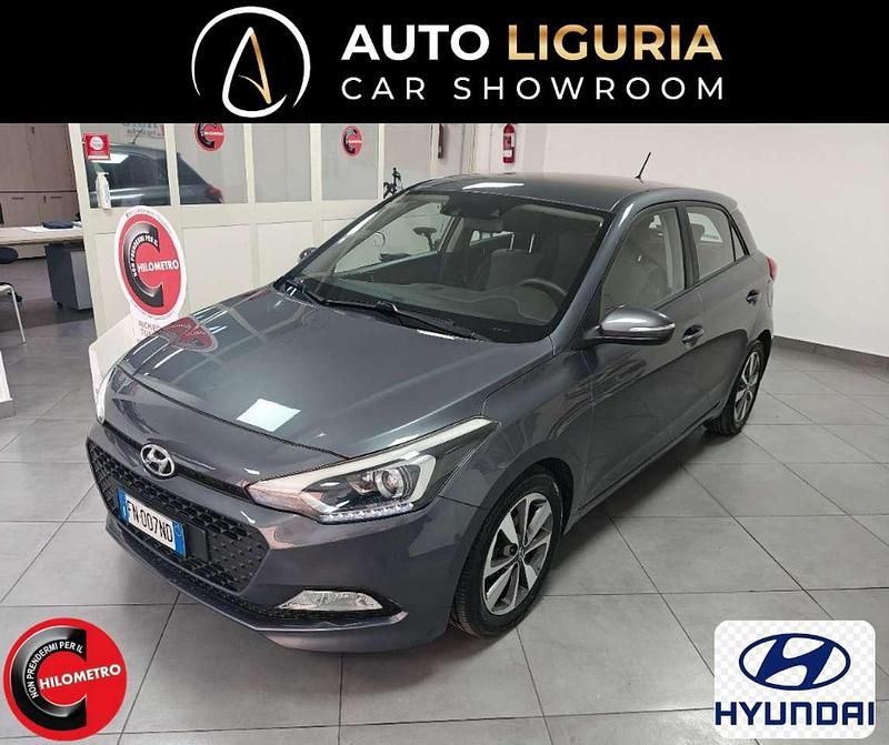 Grigio Usata 2018 Hyundai i20 GO! Tre volumi | 9390 € (Buon prezzo) - Immagine 1/4