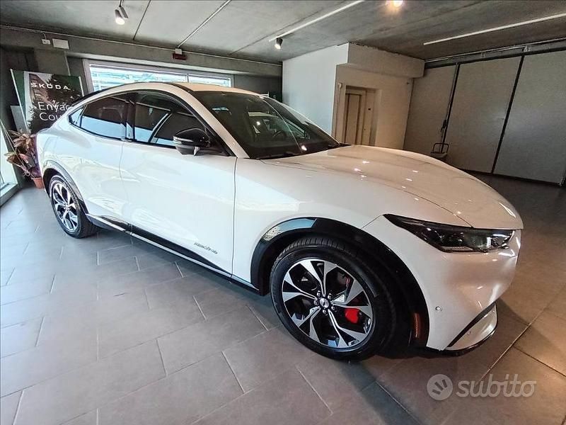 Usata Ford Mustang Mach-E Standard Range 197 kW (269 CV) 2022 Bianco SUV