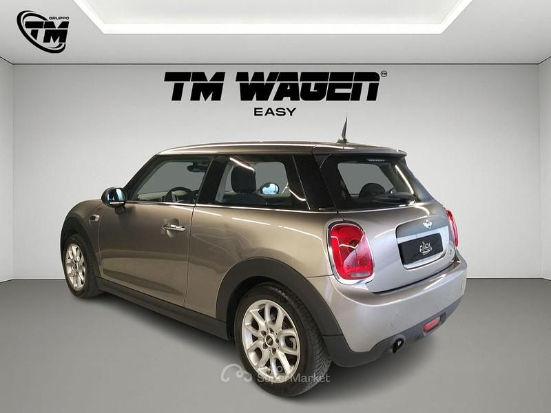 Begagnad Mini ONE 75 HK (55 kW) 2017 Vit Halvkombi