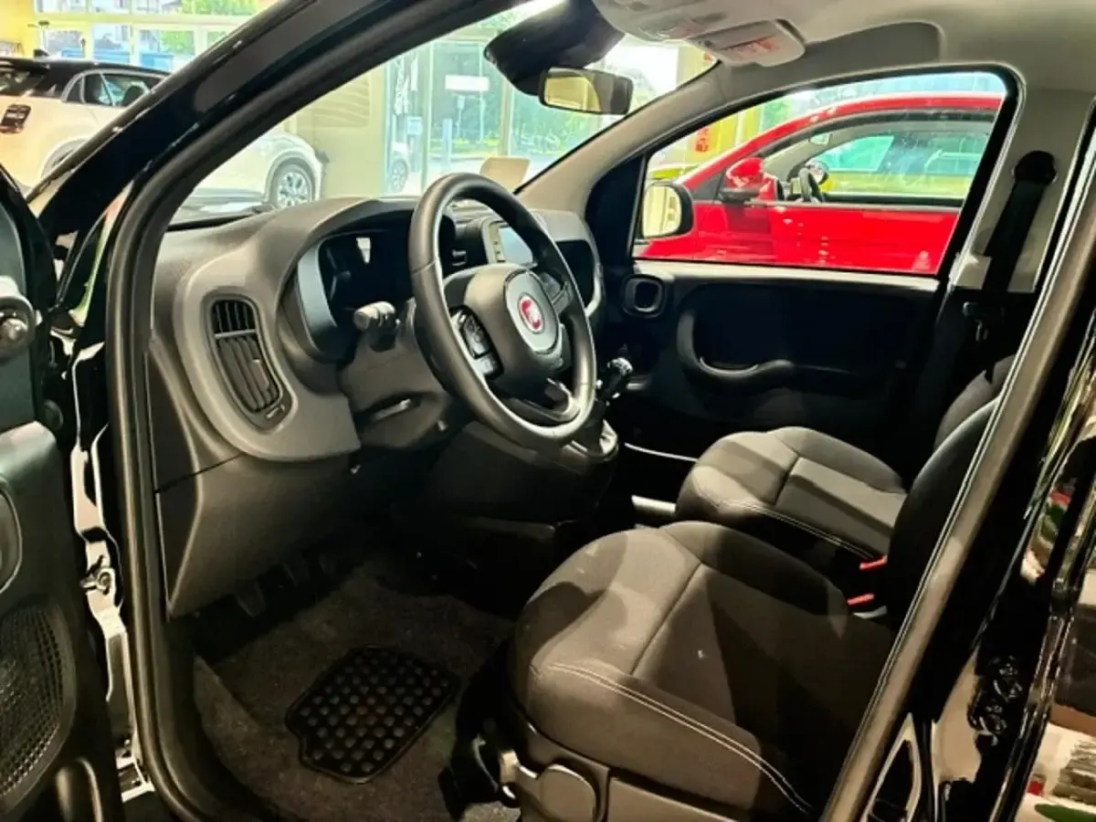 Nuova Fiat Panda 70 CV (51 kW) 2025 Nero Utilitaria