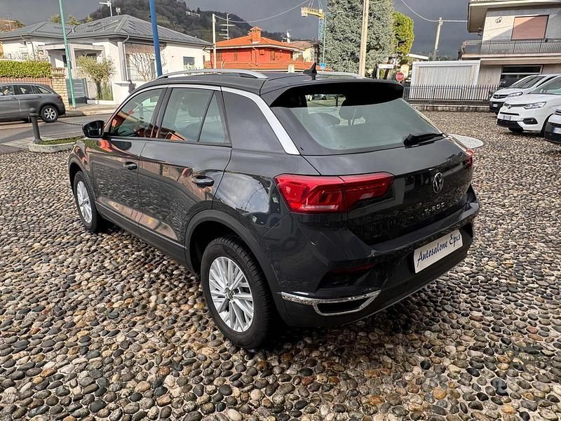 Usata VW T-Roc Advance 150 CV (110 kW) 2021 Grigio scuro SUV