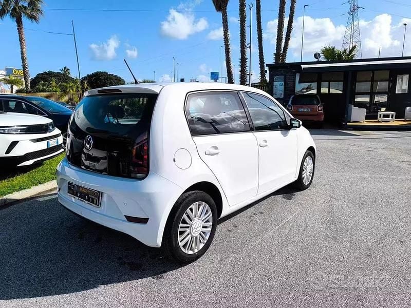 Usata VW up! Move 68 CV (50 kW) 2023 Bianco Utilitaria