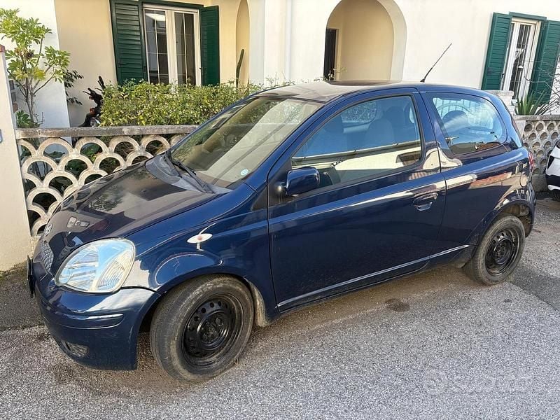 Usata Toyota Yaris 2005 Blu Berlina