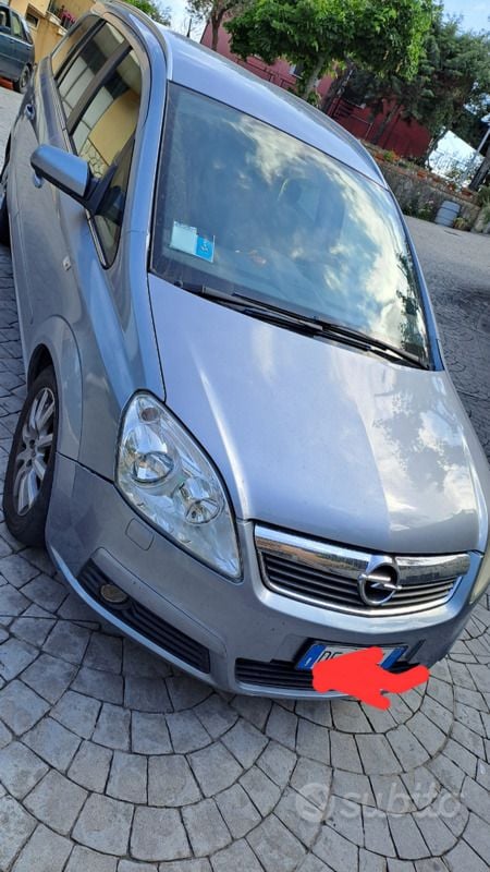 Grigio Usata 2007 Opel Zafira Monovolume | 3500 € - Immagine 1/4