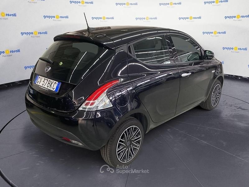 Usata Lancia Ypsilon Gold 69 CV (50 kW) 2024 Nero Utilitaria