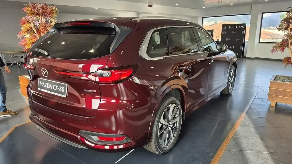Usata Mazda CX-80 249 CV (183 kW) 2024 Artisan red SUV
