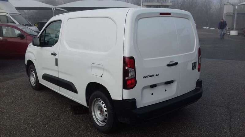Usata Fiat Doblò 101 CV (74 kW) 2024 Bianco Monovolume