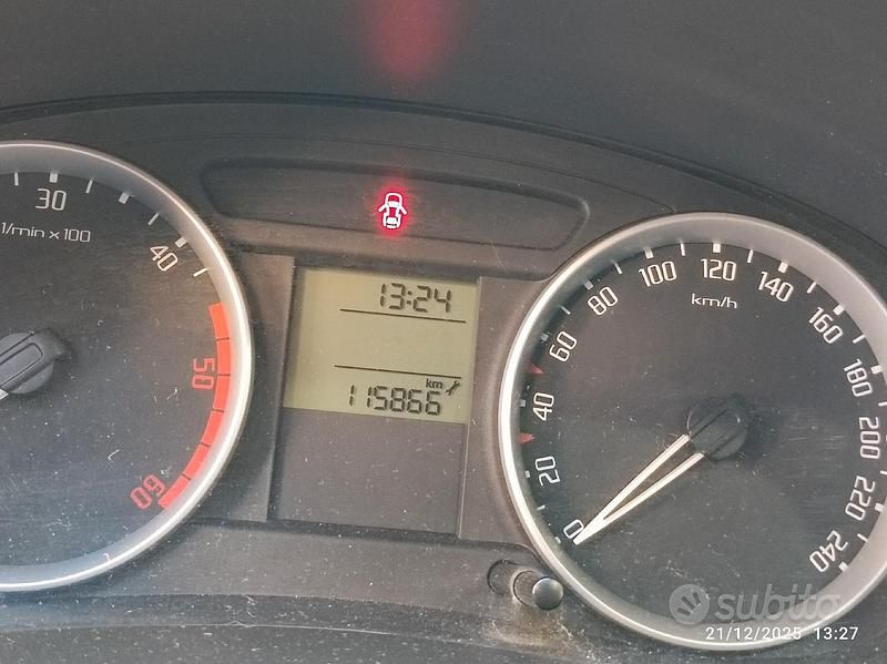 Usata Skoda Roomster 2007 Grigio Monovolume