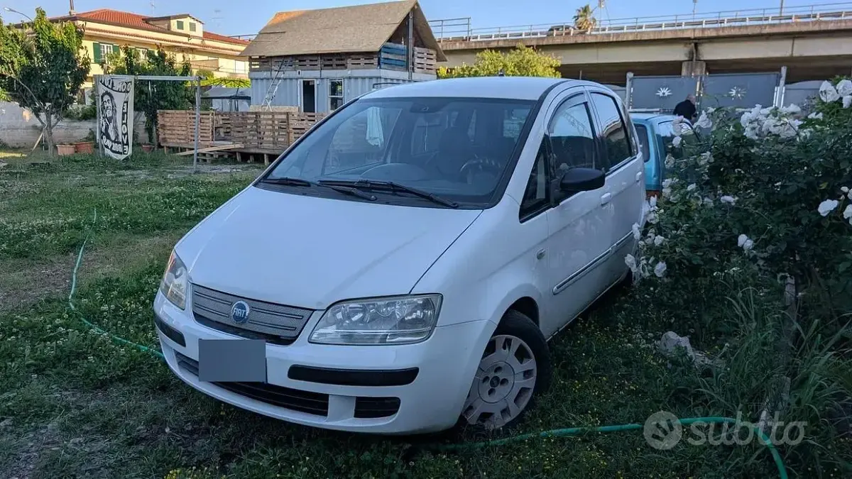 Usata Fiat Idea 90 CV (66 kW) 2008 Bianco Monovolume