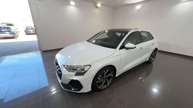 Nuova Audi A3 S-Line 150 CV (110 kW) 2025 Bianco Berlina
