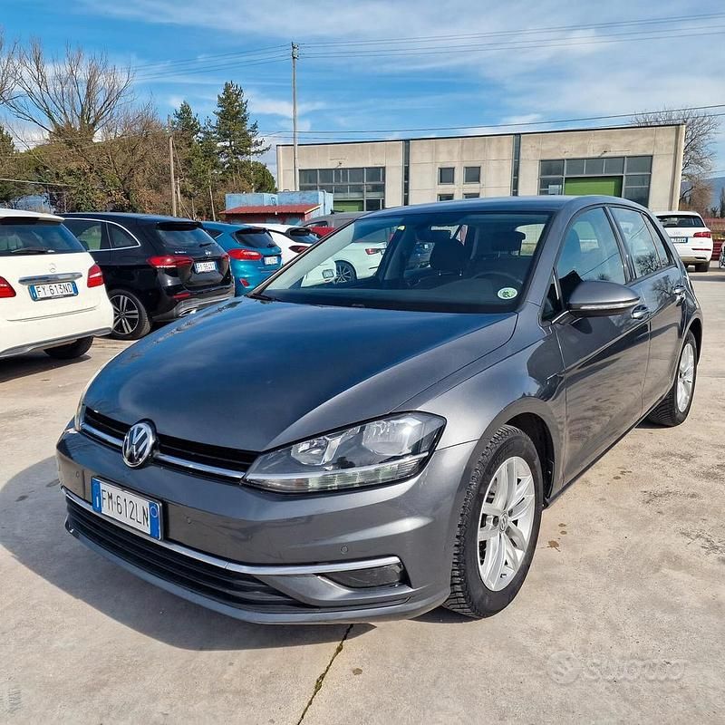 Usata VW Golf VII Highline 116 CV (85 kW) 2018 Grigio Berlina