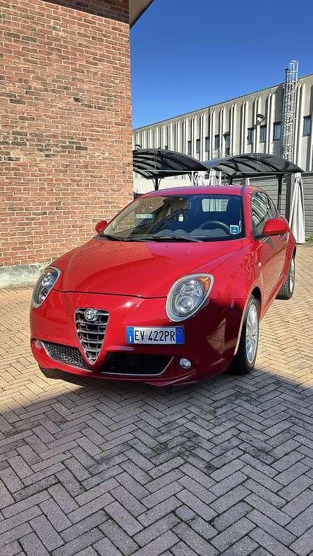 Usata Alfa Romeo MiTo Distinctive 84 CV (61 kW) 2014 Rosso Utilitaria
