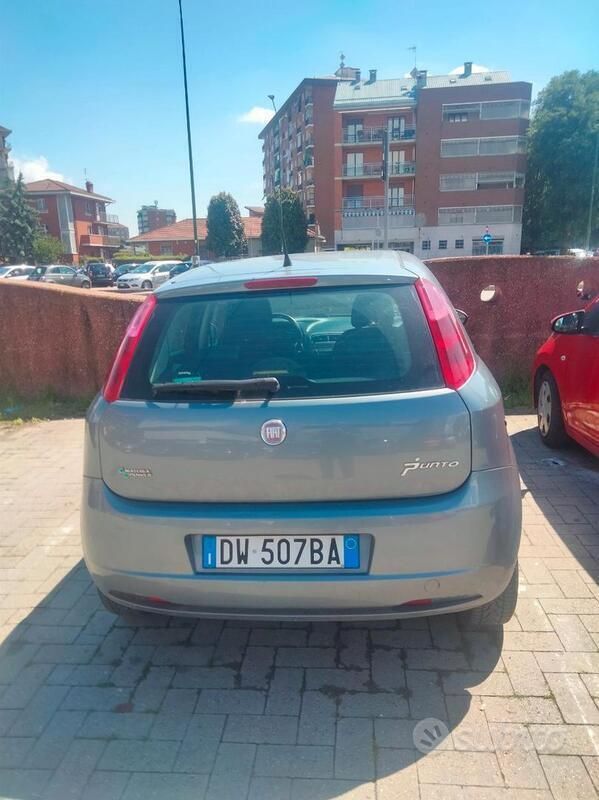 Usata Fiat Grande Punto Dynamic 77 CV (56 kW) 2009 Grigio Utilitaria