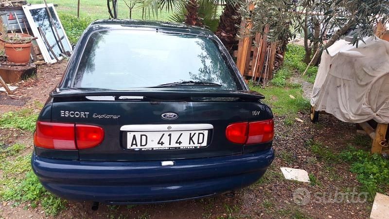 Usata Ford Escort 90 CV (66 kW) 1997 Verde Berlina