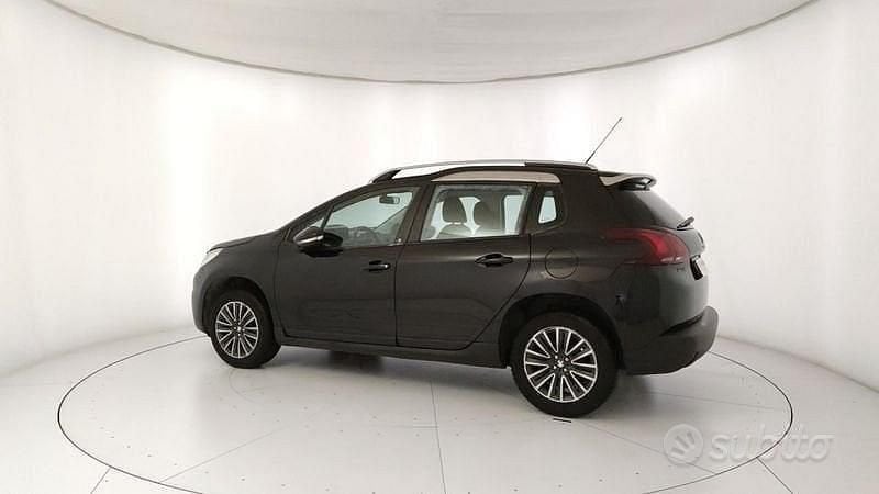 Usata Peugeot 2008 Active 82 CV (60 kW) 2016 Nero SUV