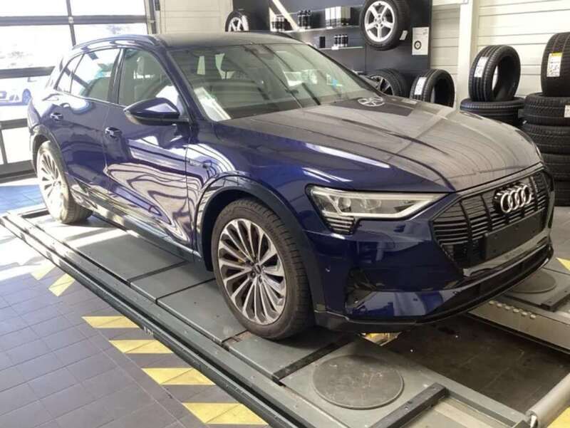 Usata Audi e-tron Business 158 kW (215 CV) 2022 Blu/azzurro SUV