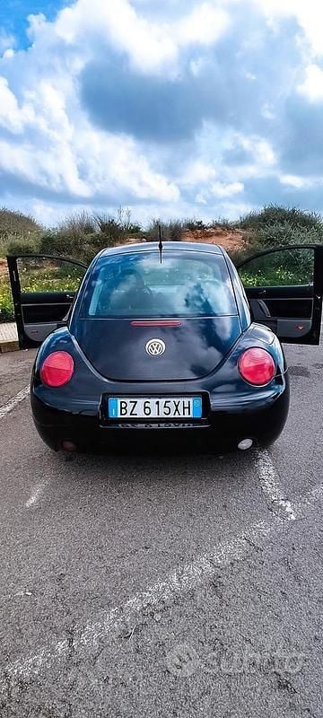 Usata VW New Beetle 101 CV (74 kW) 2002 Nero Utilitaria