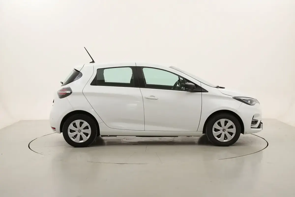 Usata Renault Zoe Life 50 kW (69 CV) 2022 Biancobianco Utilitaria