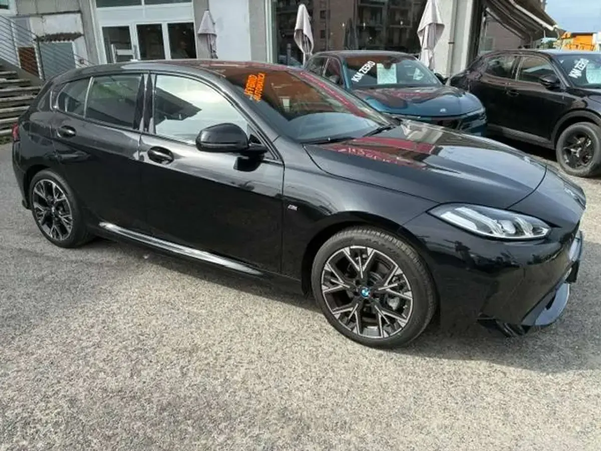 Usata BMW 120 M Sport 170 CV (125 kW) 2025 Nero Utilitaria