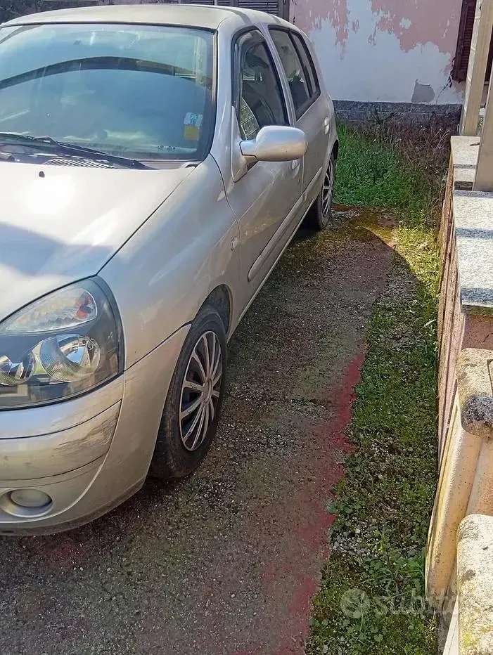 Usata Renault Clio II 58 CV (42 kW) 2006 Grigio Berlina