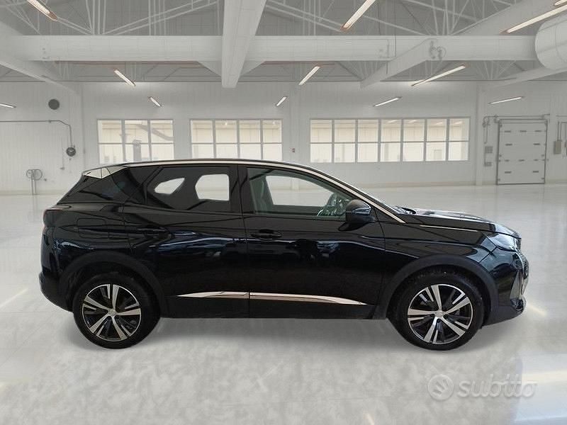 Usata Peugeot 3008 Allure 131 CV (96 kW) 2022 Nero SUV