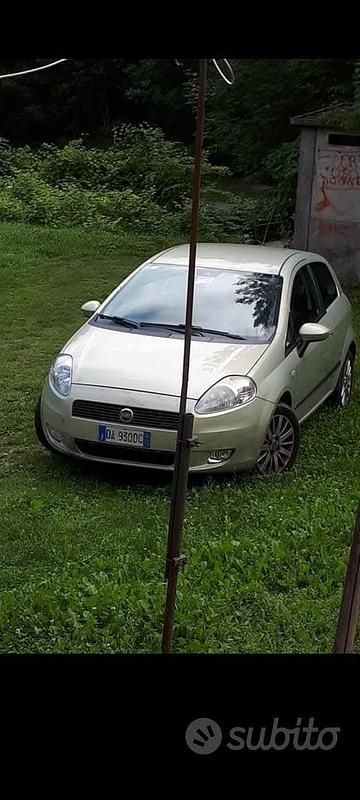 Usata Fiat Grande Punto Dynamic 90 CV (66 kW) 2005 Giallo Utilitaria