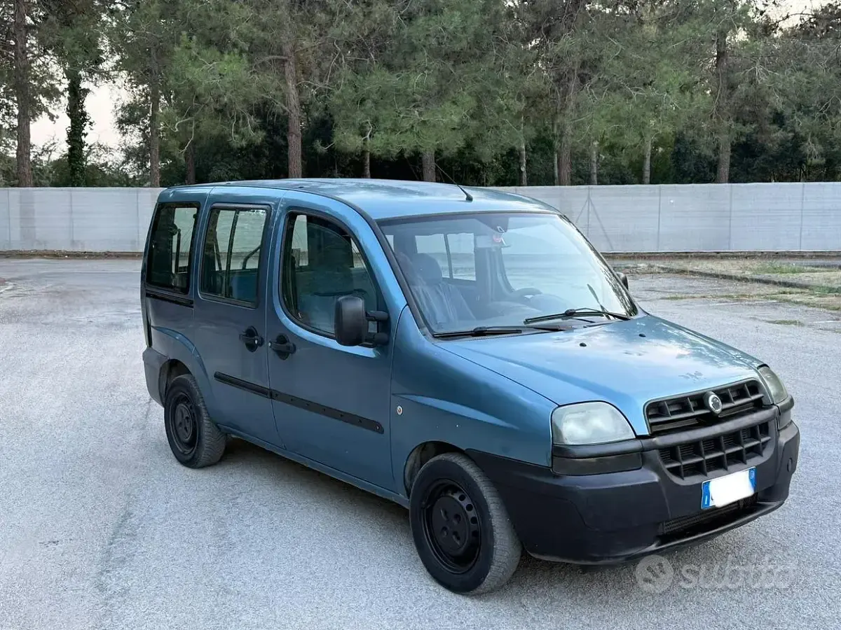 Usata Fiat Doblò 101 CV (74 kW) 2003 Bluazzurro Monovolume