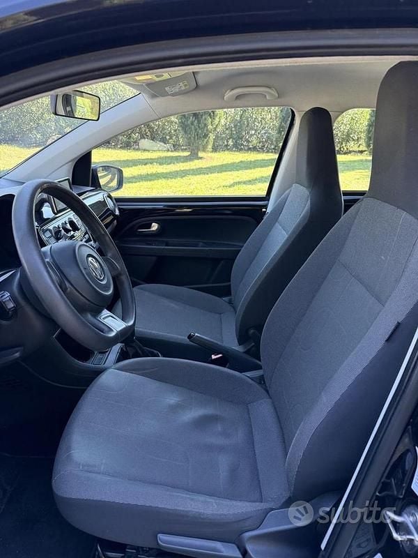 Begagnad VW up! Move 60 HK (44 kW) 2016 Svart Halvkombi