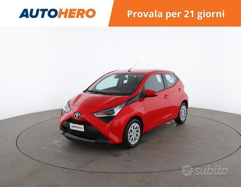 Rosso Usata 2021 Toyota Aygo Connect Style Due volumi | 14.399 € (Buon prezzo) - Immagine 1/2