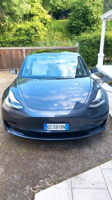 Grigio Usata 2020 Tesla Model 3 Tre volumi | 25.000 € - Immagine 1/4