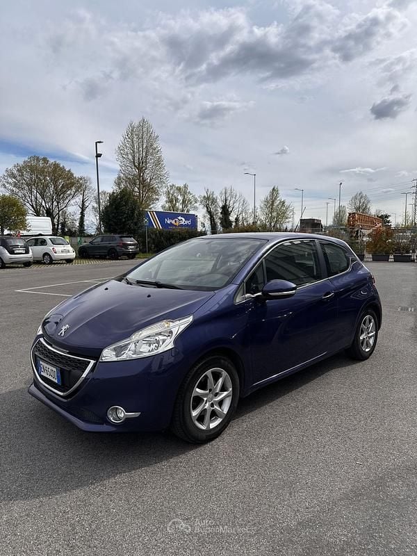 Usata Peugeot 208 82 CV (60 kW) 2012 Blu Utilitaria