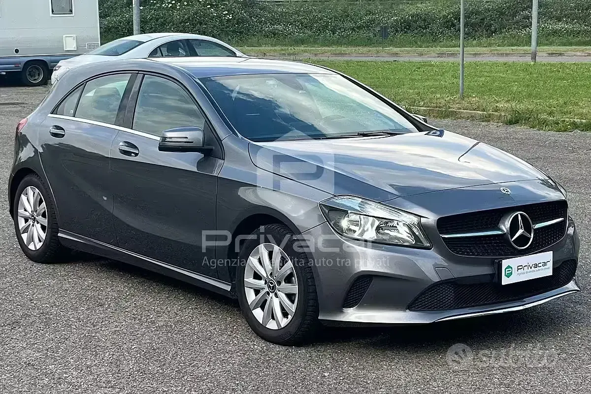 Usata Mercedes A160 90 CV (66 kW) 2018 Grigio Utilitaria