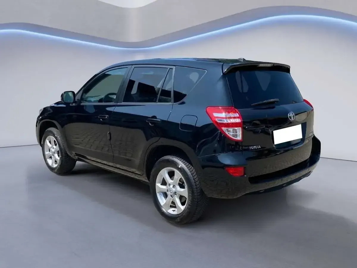 Usata Toyota RAV4 158 CV (116 kW) 2011 Nero SUV