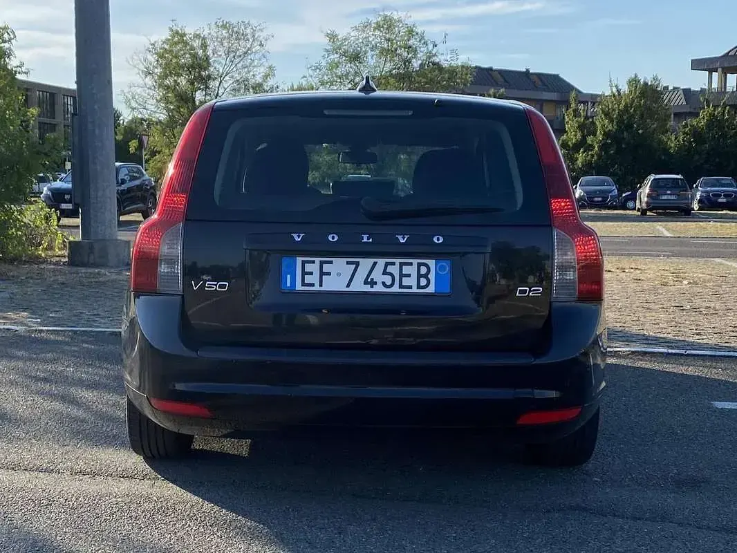 Usata Volvo V50 114 CV (83 kW) 2011 Nero Station wagon
