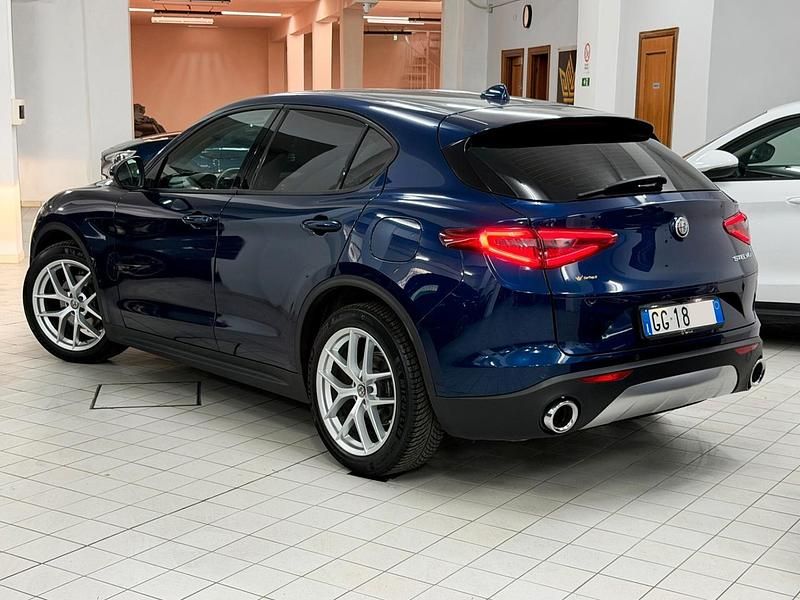 Usata Alfa Romeo Stelvio Executive 190 CV (139 kW) 2021 Blu SUV