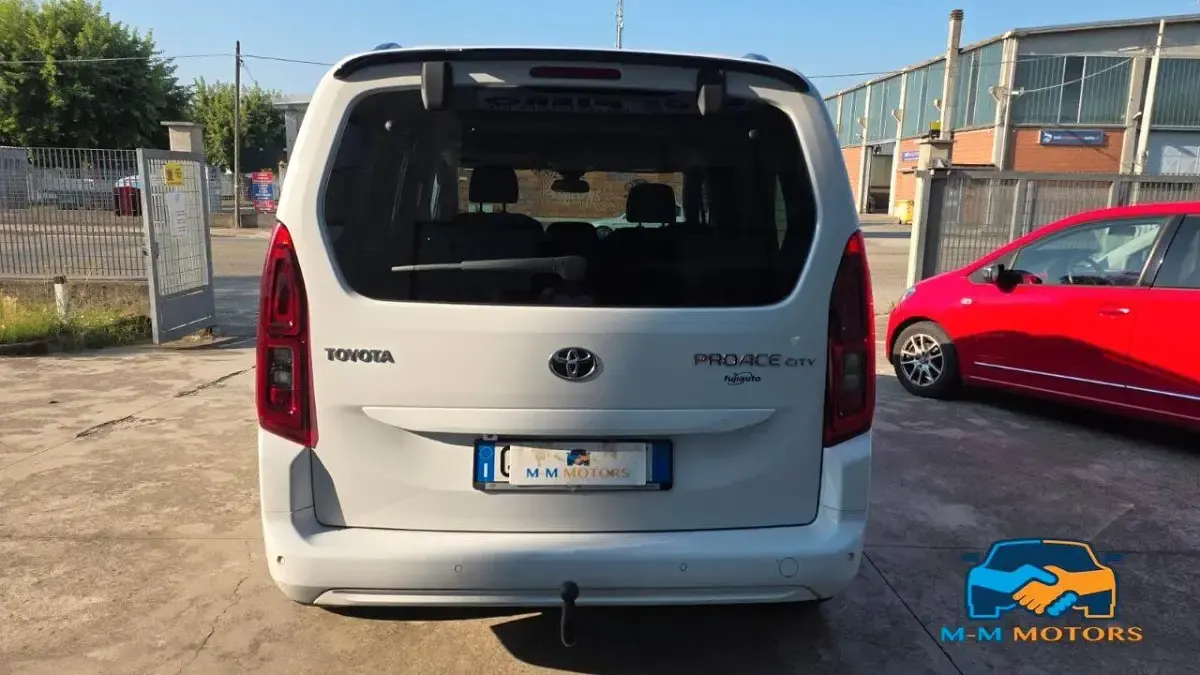 Usata Toyota Proace Verso City 110 CV (80 kW) 2023 Bianco Station wagon
