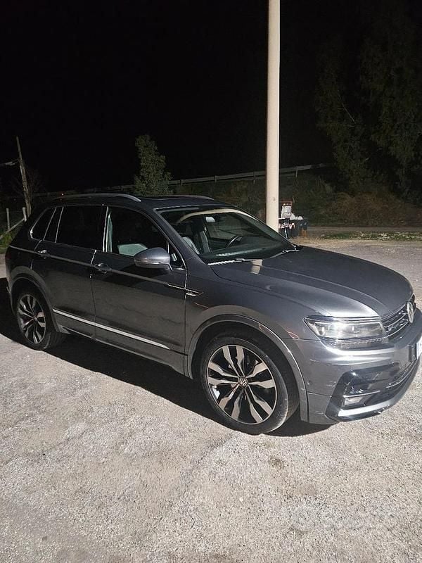 Usata VW Tiguan R-line 240 CV (176 kW) 2018 Grigio SUV