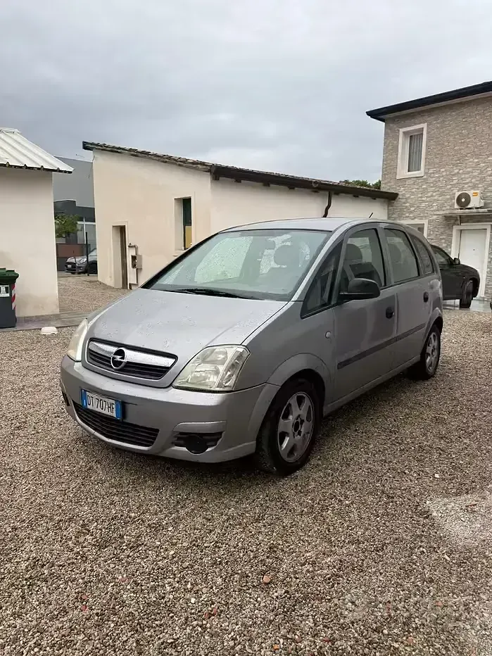 Usata Opel Meriva 90 CV (66 kW) 2008 Grigio Monovolume