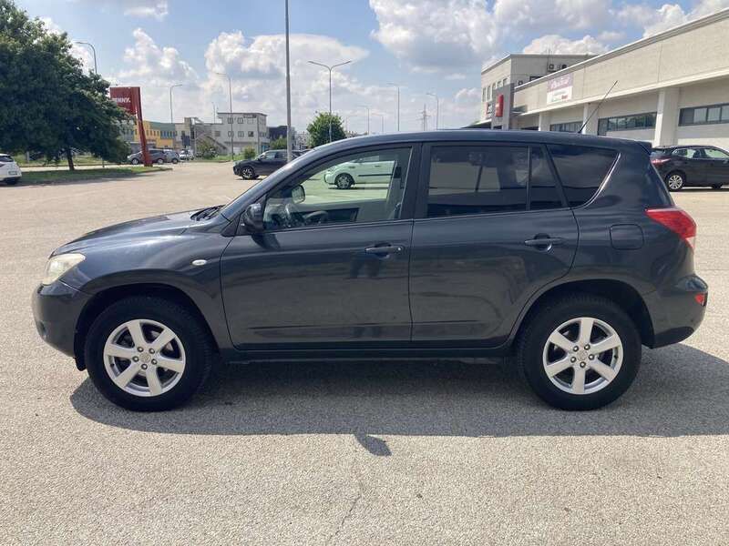 Usata Toyota RAV4 Sol 136 CV (100 kW) 2007 Grigio SUV