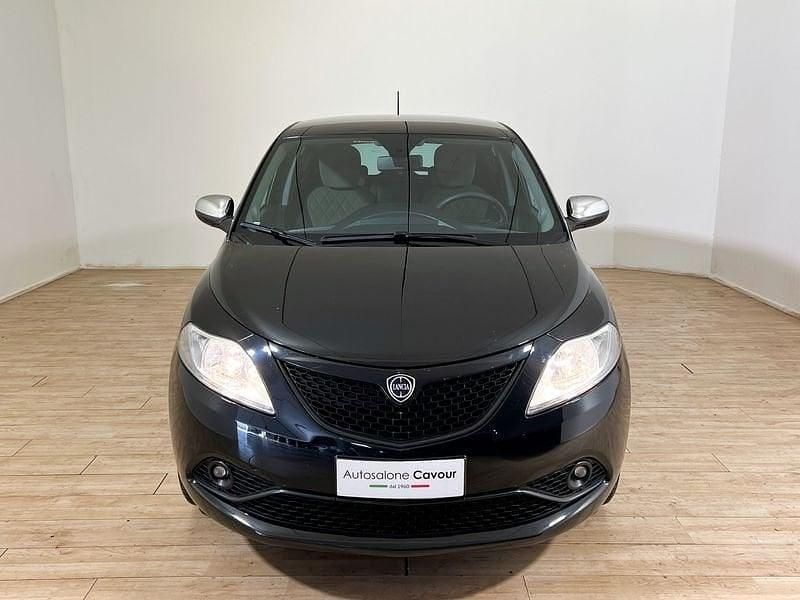 Usata Lancia Ypsilon Gold 69 CV (50 kW) 2020 Nero Utilitaria