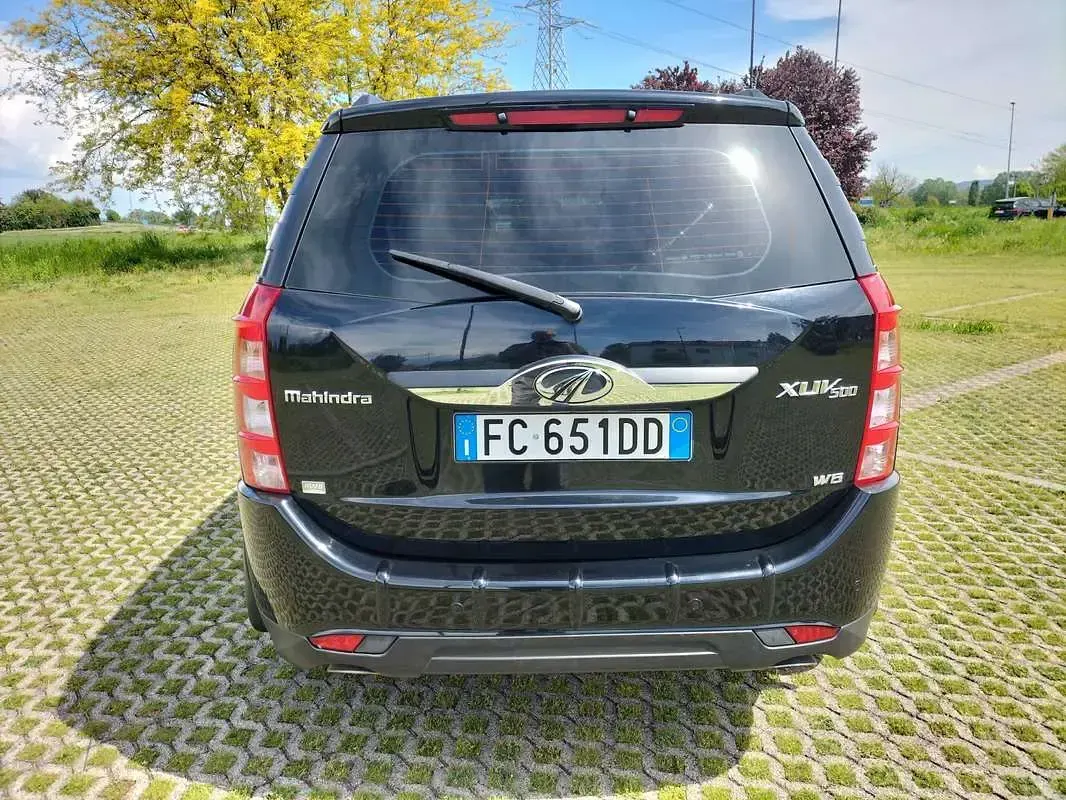 Usata Mahindra XUV500 140 CV (102 kW) 2016 Nero SUV