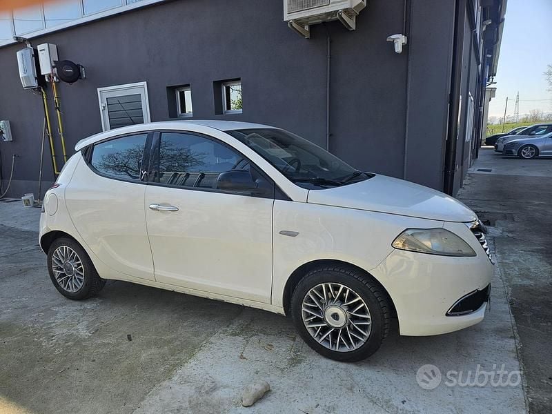 Usata Lancia Ypsilon 2011 Bianco Utilitaria