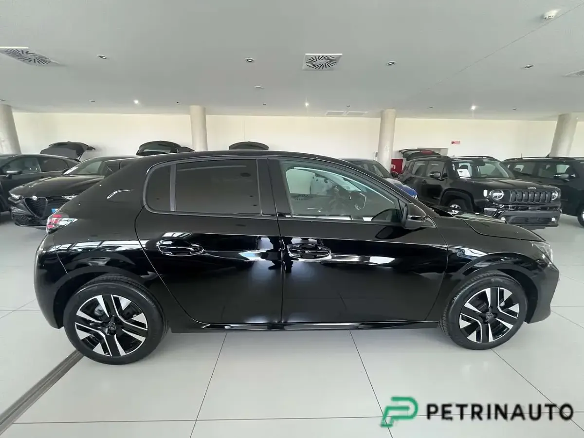 Nuova Peugeot 208 Allure 101 CV (74 kW) 2026 Nero perla met Utilitaria