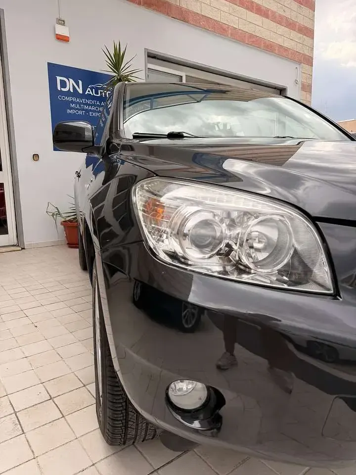 Usata Toyota RAV4 Luxury 136 CV (100 kW) 2007 Grigio SUV