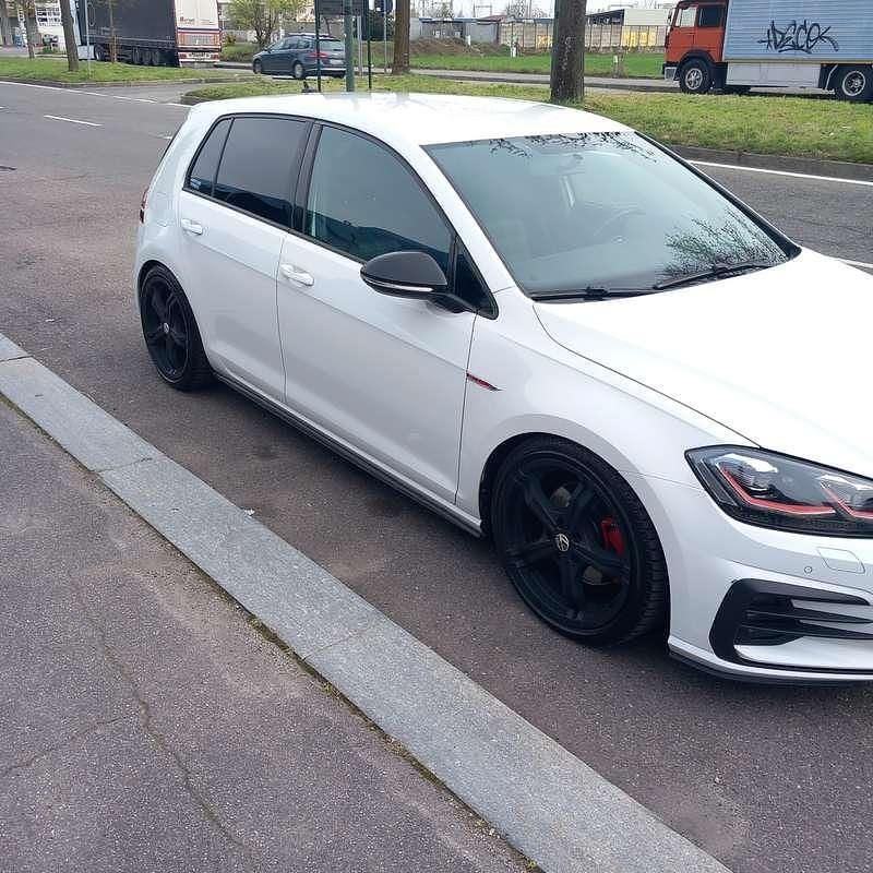 Usata VW Golf VII GTI 220 CV (161 kW) 2017 Berlina